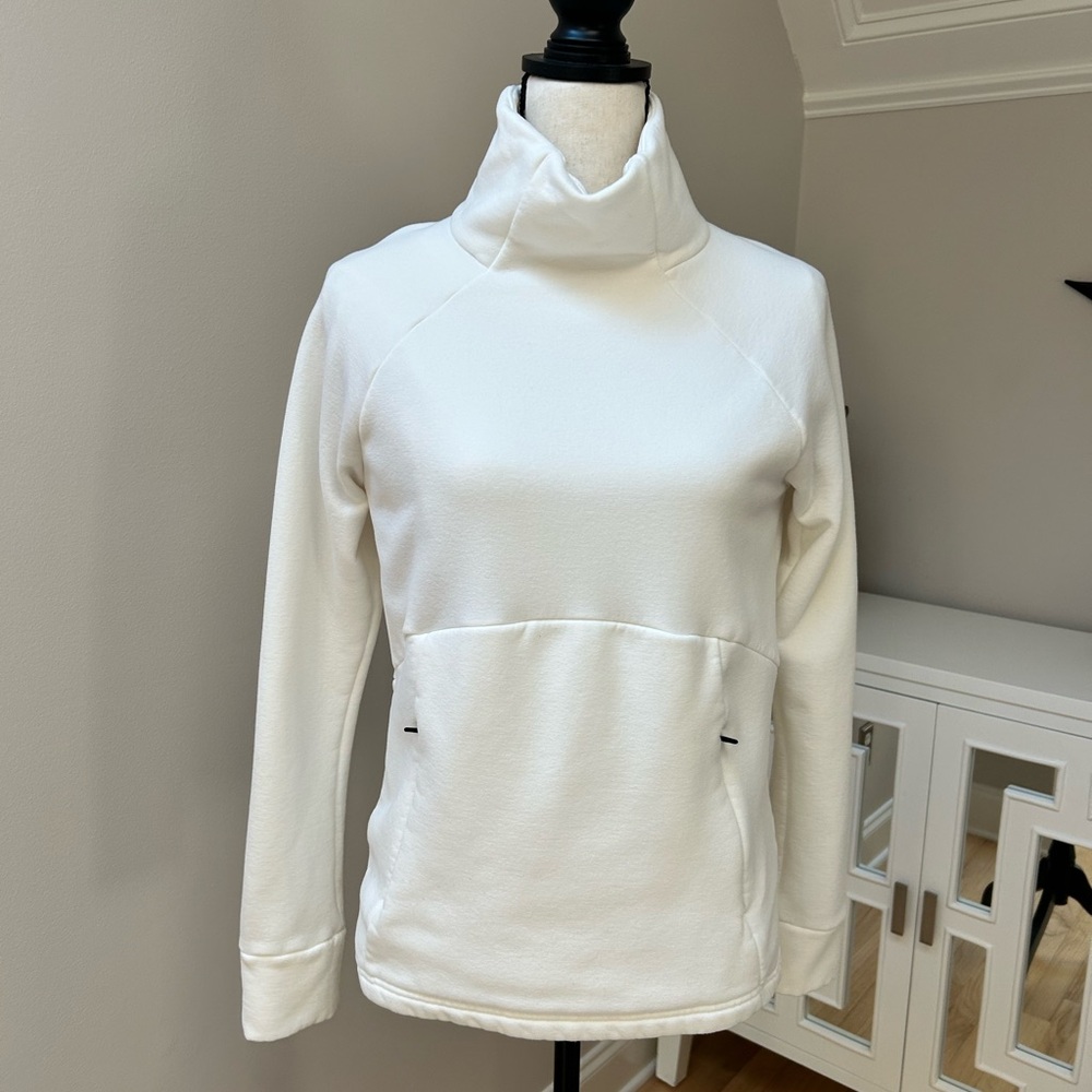 Athleta Off White Funnel Neck Fleece Top. Size XS. EUC.